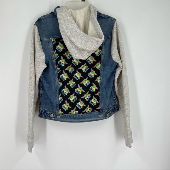 Levi’s Women’s Jean Jacket Customized Disney Star Wars Patched size M - Picture 8 of 9